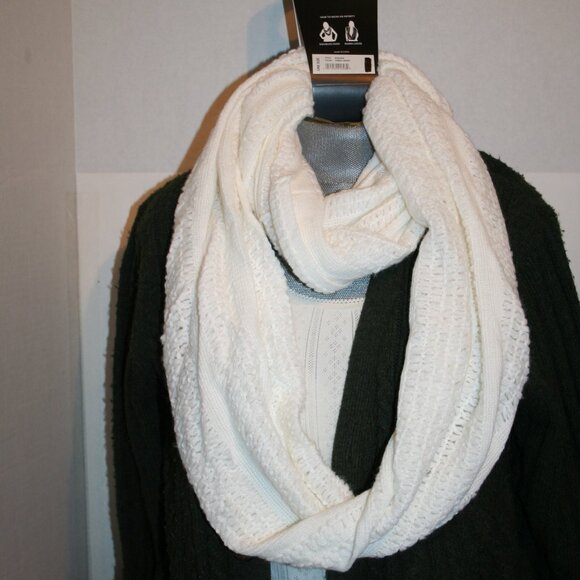 Relativity Infinity Crochet Knit Winter Scarf Color Fresh Snow /White - Picture 1 of 9